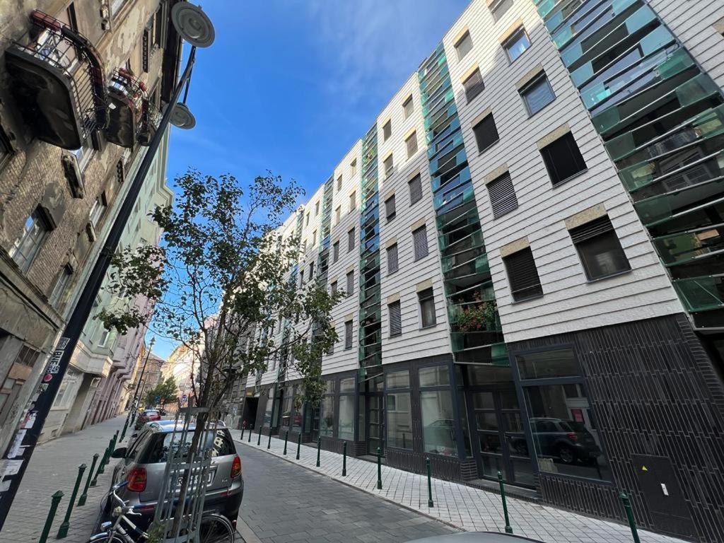 Palace Quarter 1 Peaceful Modern Central Top Floor Apartment 布达佩斯 外观 照片